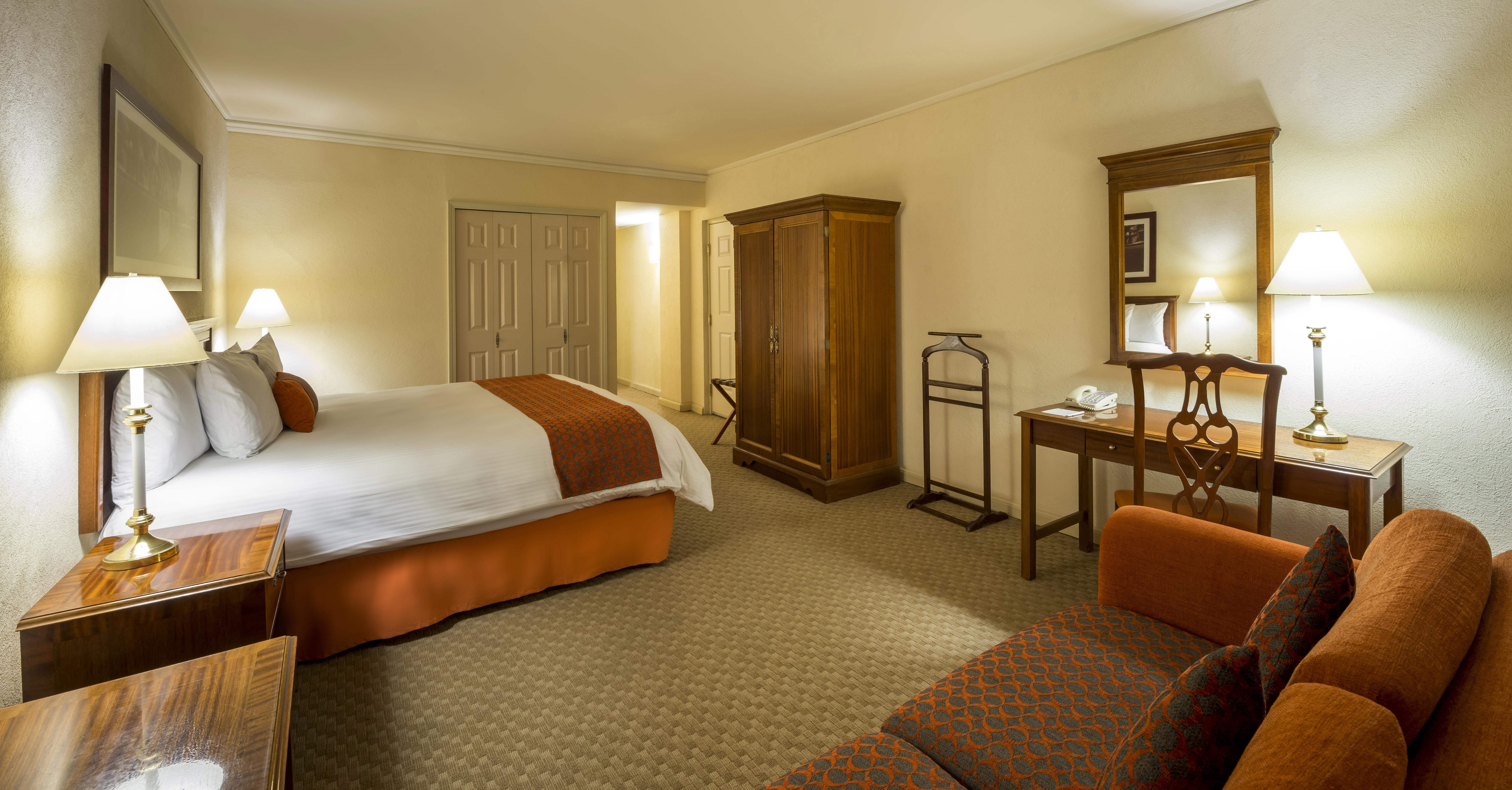 Camino Real Puebla Angelopolis Ξενοδοχείο Εξωτερικό φωτογραφία A guest room at the Lodge at Vail