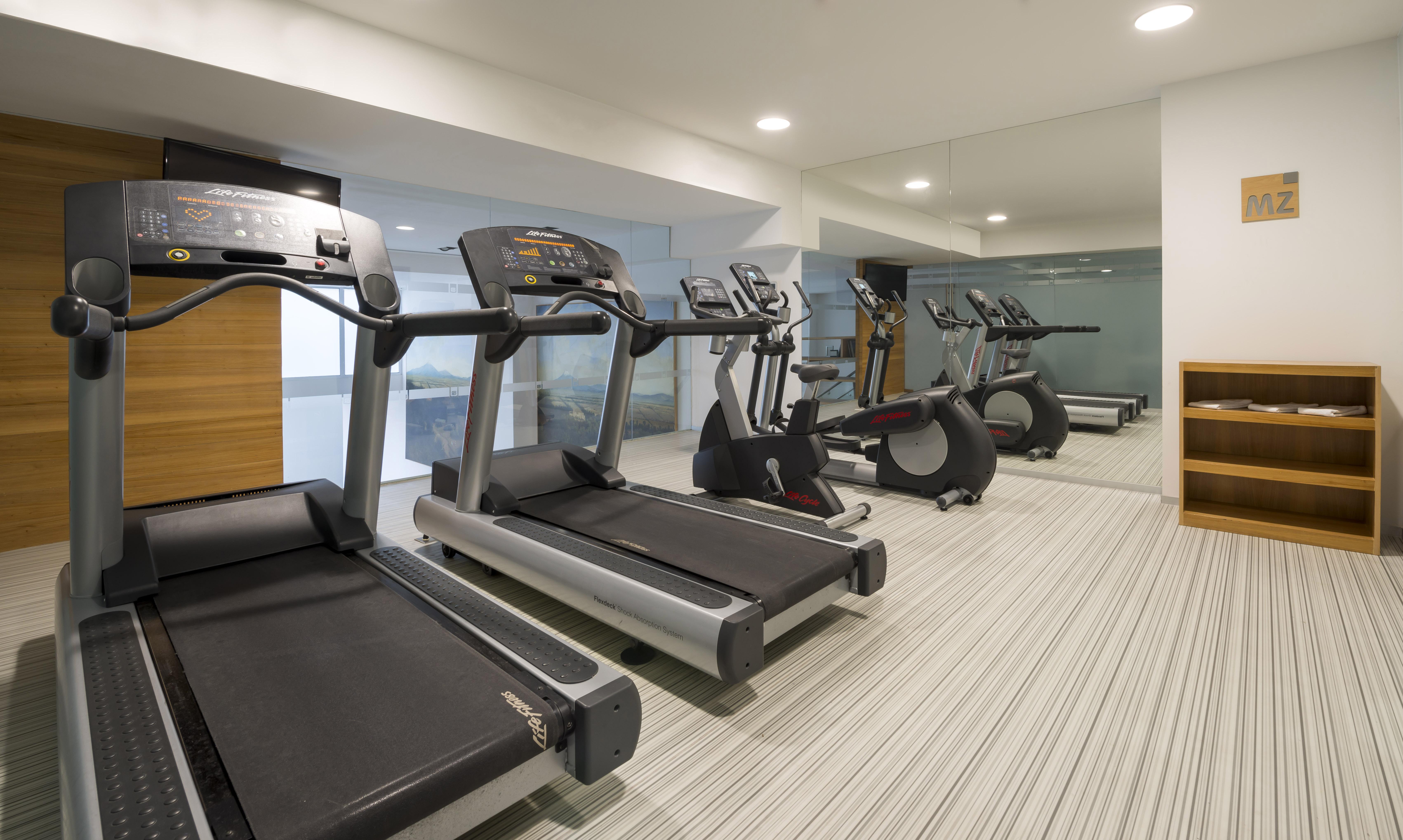 Camino Real Puebla Angelopolis Ξενοδοχείο Εξωτερικό φωτογραφία The gym at the hotel