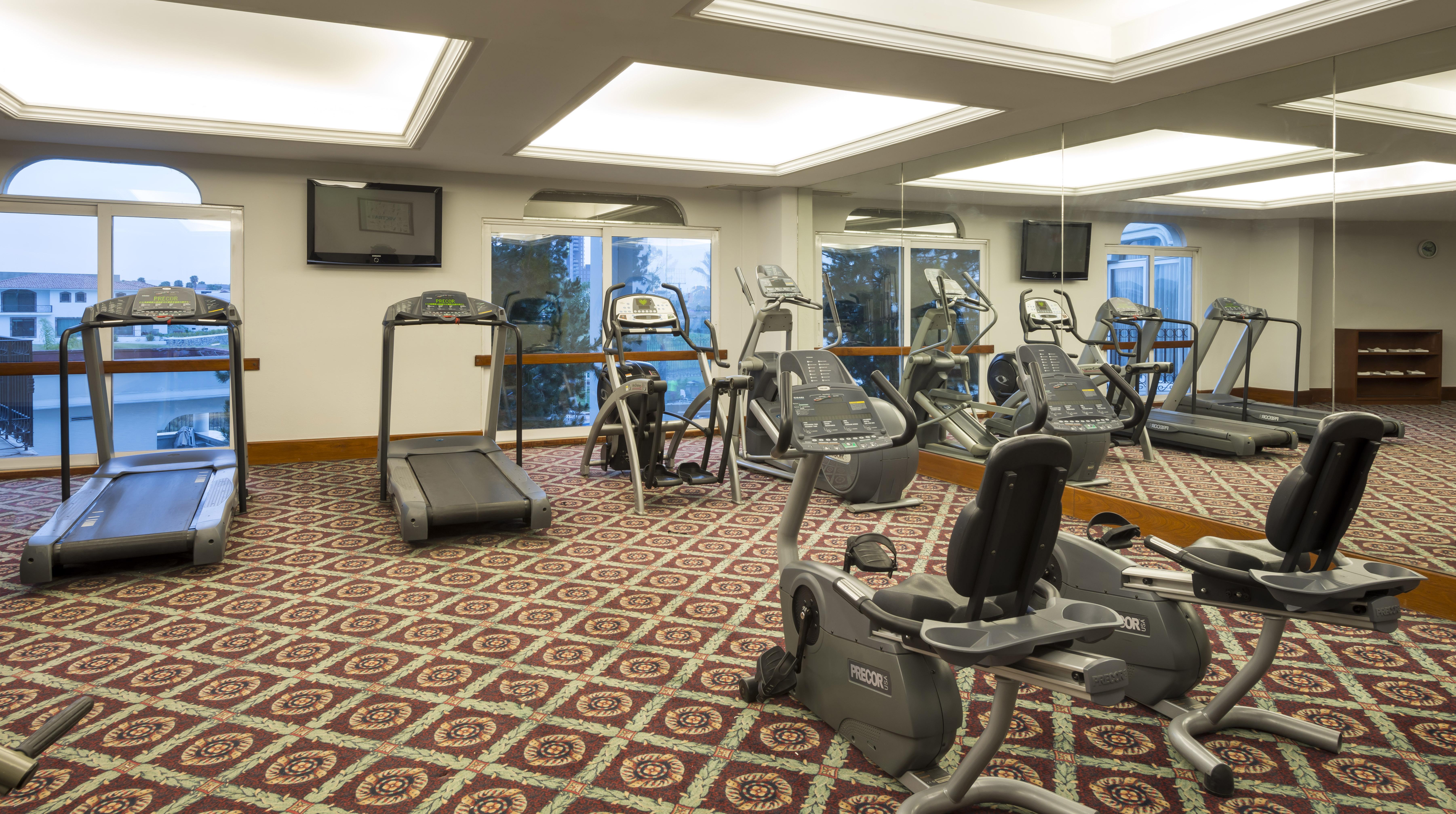 Camino Real Puebla Angelopolis Ξενοδοχείο Εξωτερικό φωτογραφία The gym at the hotel