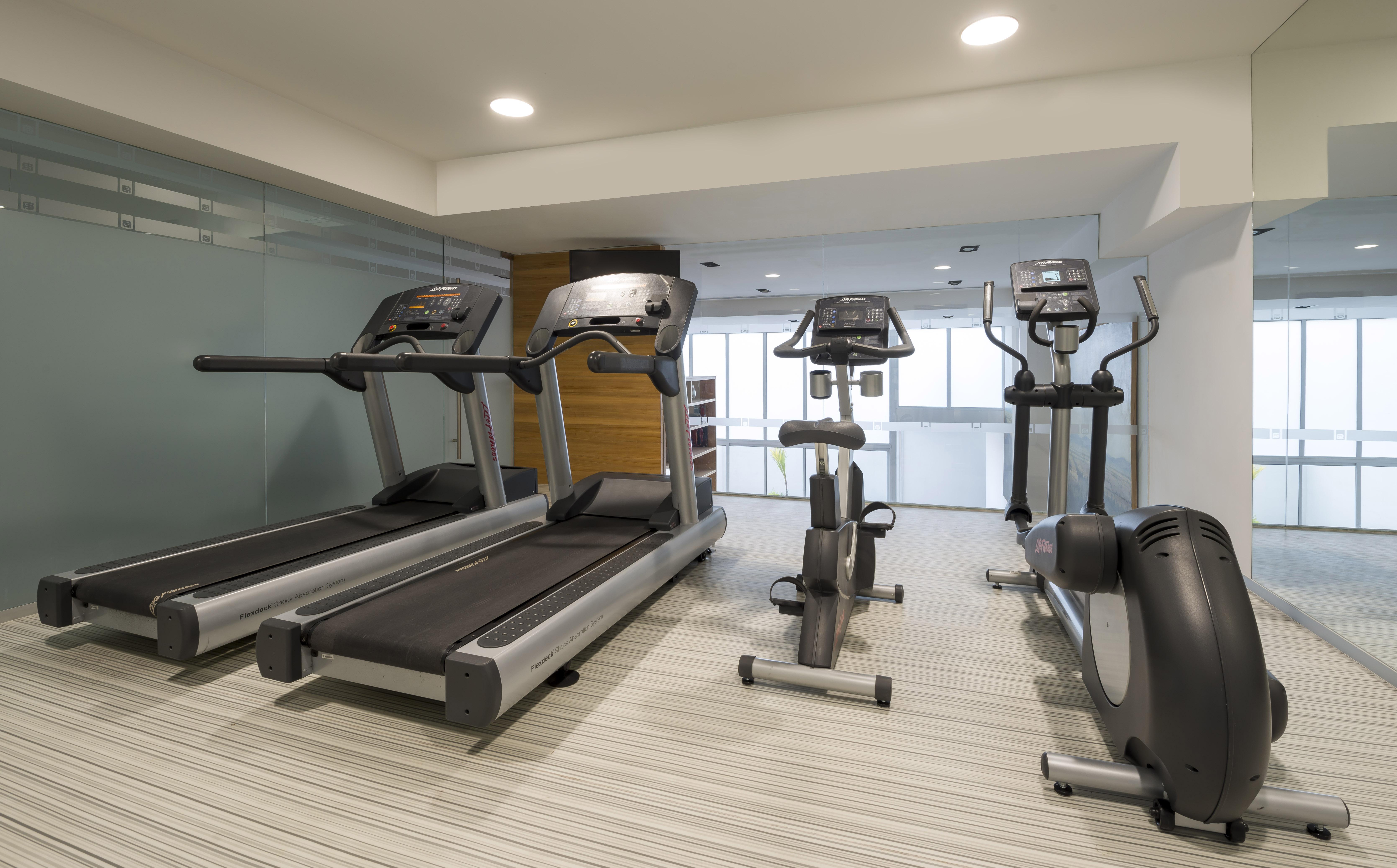 Camino Real Puebla Angelopolis Ξενοδοχείο Εξωτερικό φωτογραφία A gym