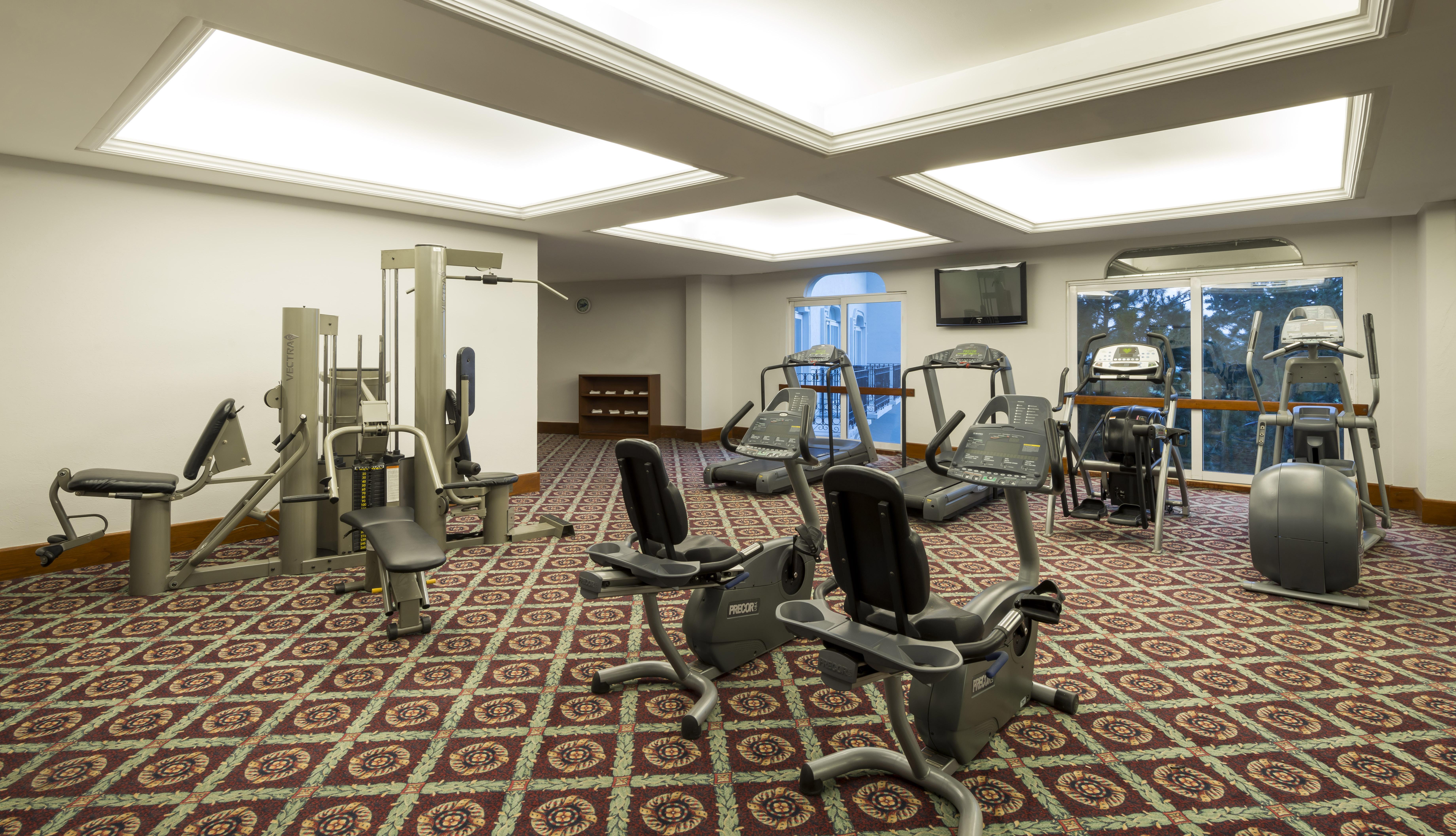 Camino Real Puebla Angelopolis Ξενοδοχείο Εξωτερικό φωτογραφία The gym at the hotel