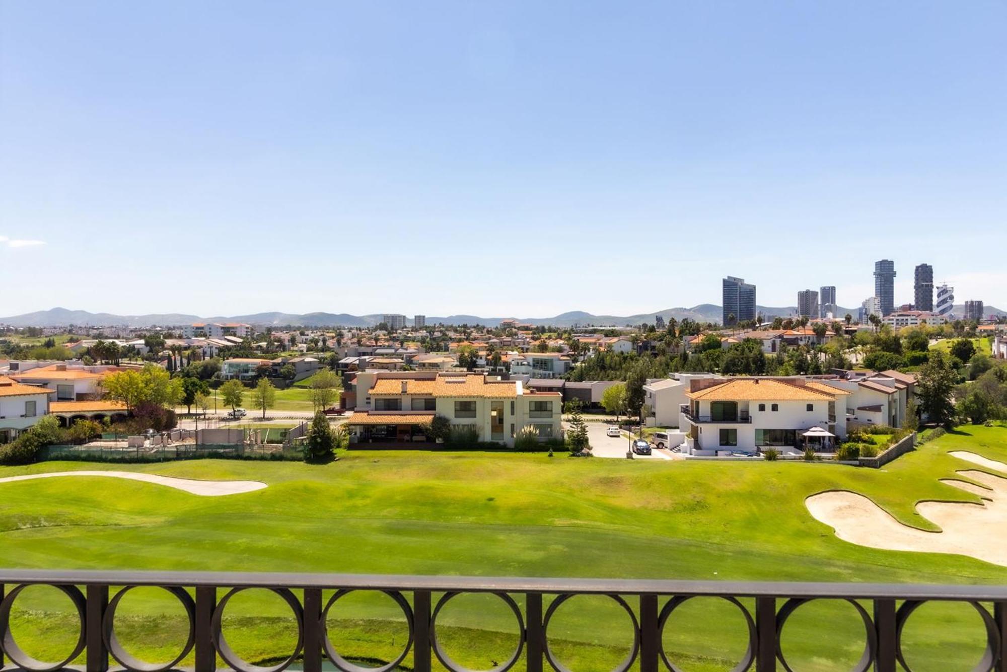Camino Real Puebla Angelopolis Ξενοδοχείο Εξωτερικό φωτογραφία View of the golf course