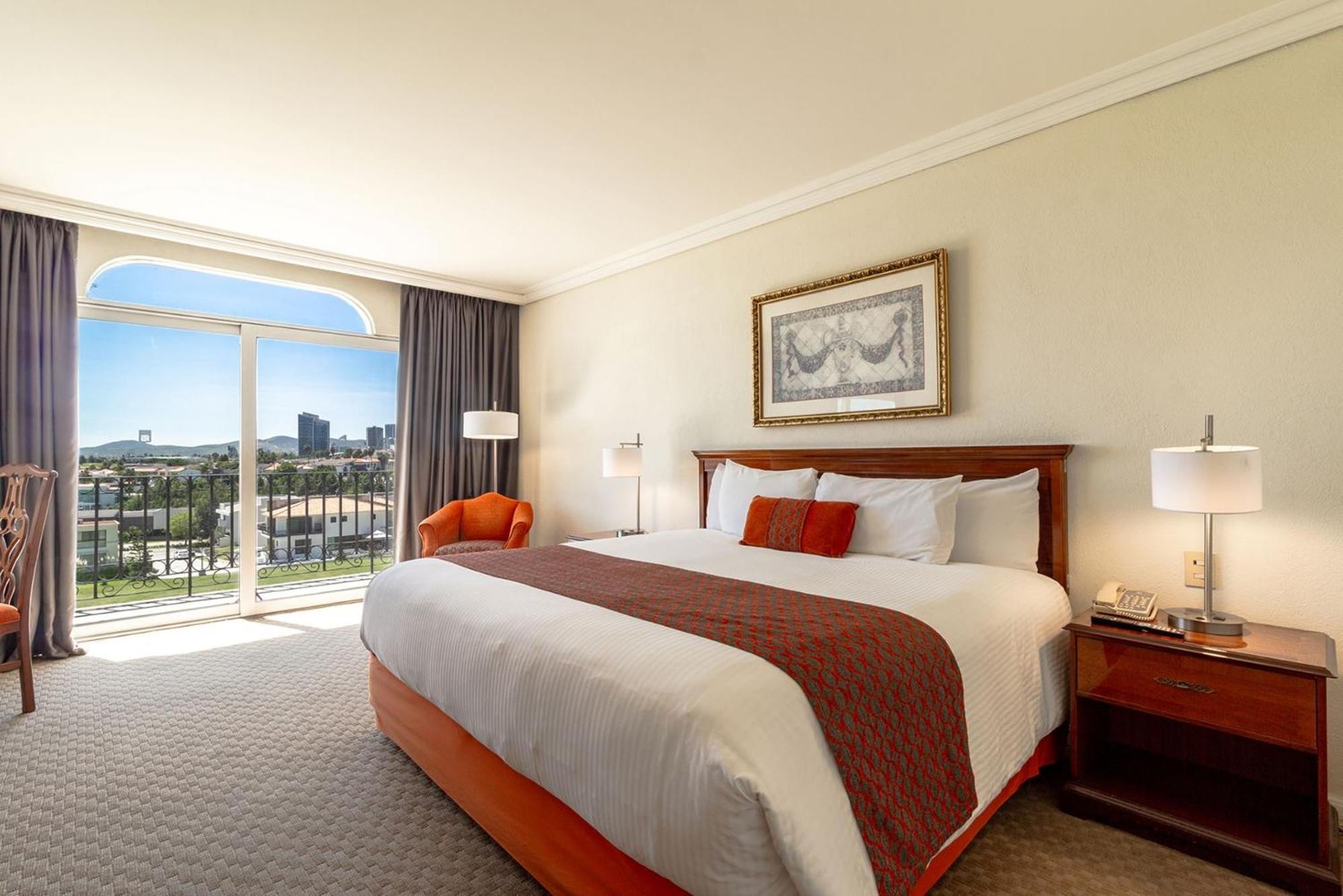 Camino Real Puebla Angelopolis Ξενοδοχείο Εξωτερικό φωτογραφία A guest room at the Hilton San Diego Bayfront