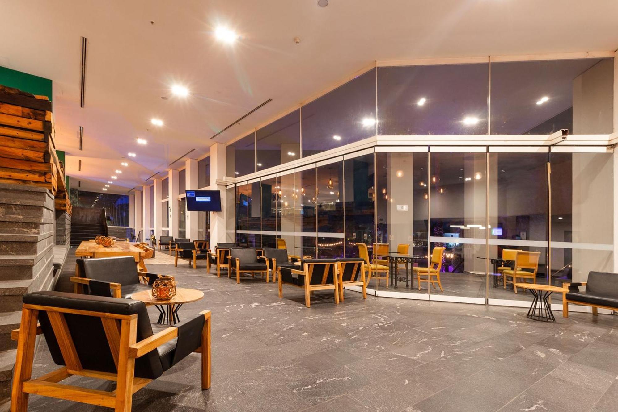 Camino Real Puebla Angelopolis Ξενοδοχείο Εξωτερικό φωτογραφία The lounge at the airport
