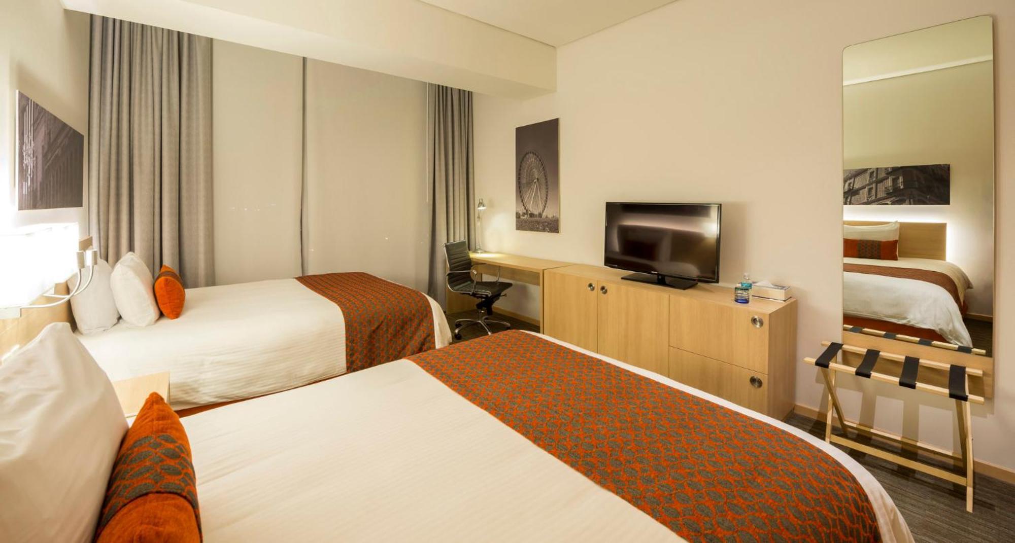 Camino Real Puebla Angelopolis Ξενοδοχείο Εξωτερικό φωτογραφία A room at the hotel